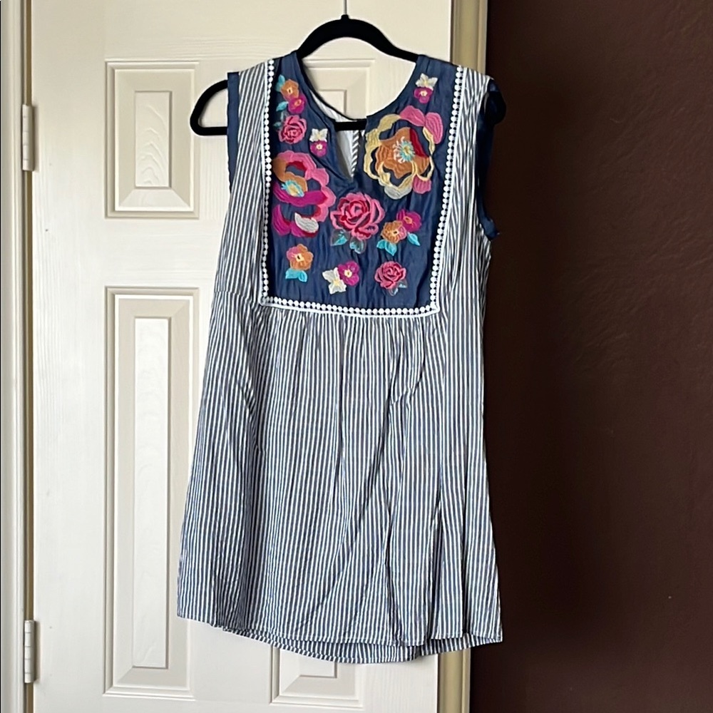 ANDREE BY UNIT Navy and Multicolor Embroidered Tunic